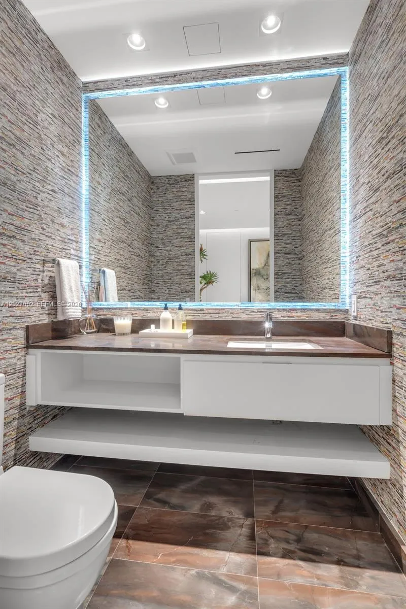 350 Ocean Dr #LPH2N Key Biscayne, FL 33149