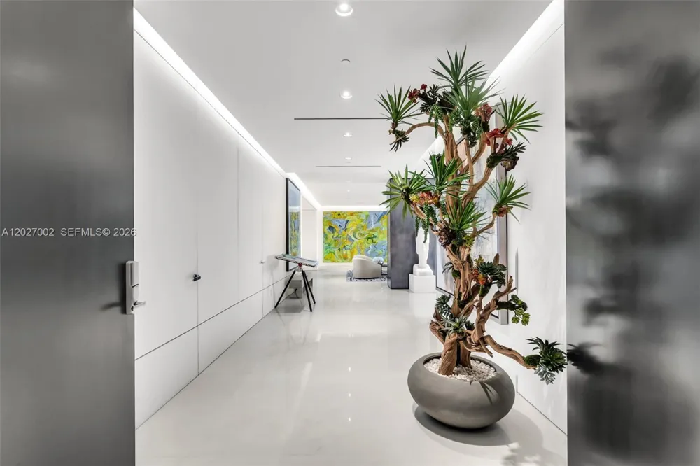 350 Ocean Dr #LPH2N Key Biscayne, FL 33149