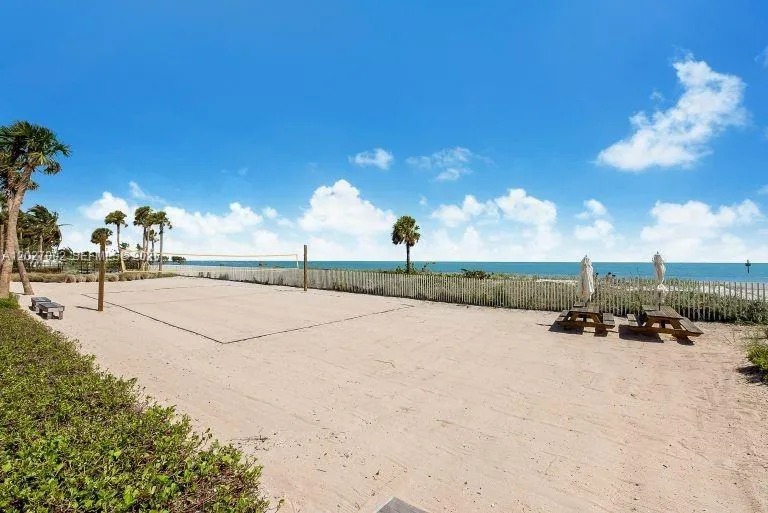 350 Ocean Dr #LPH2N Key Biscayne, FL 33149