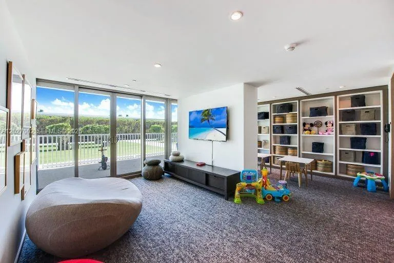 350 Ocean Dr #LPH2N Key Biscayne, FL 33149