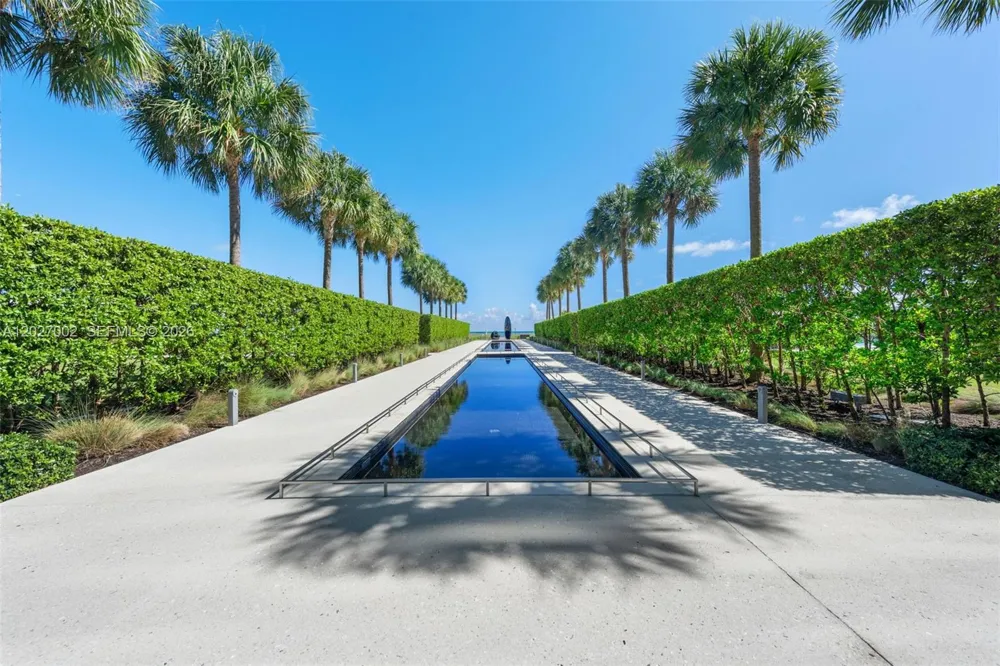 350 Ocean Dr #LPH2N Key Biscayne, FL 33149