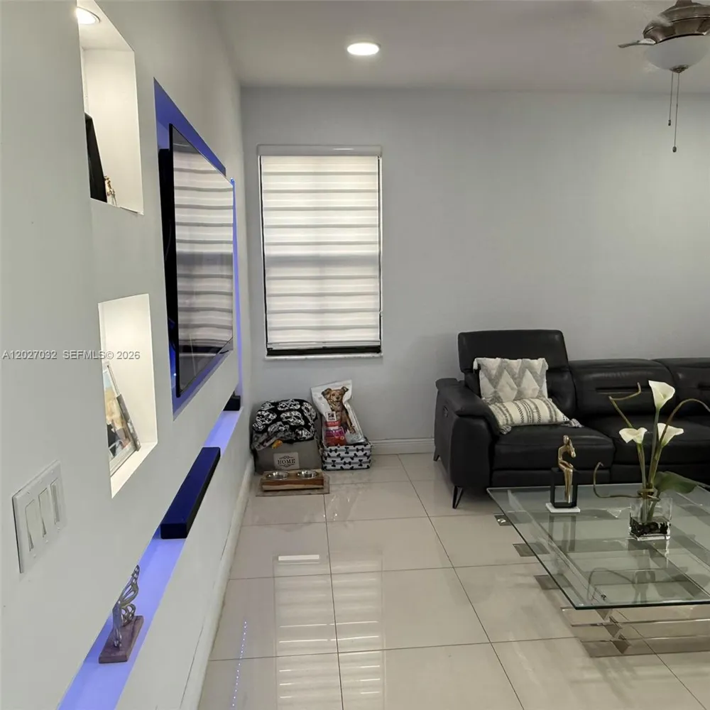 10060 NW 86th Ter Doral, FL 33178