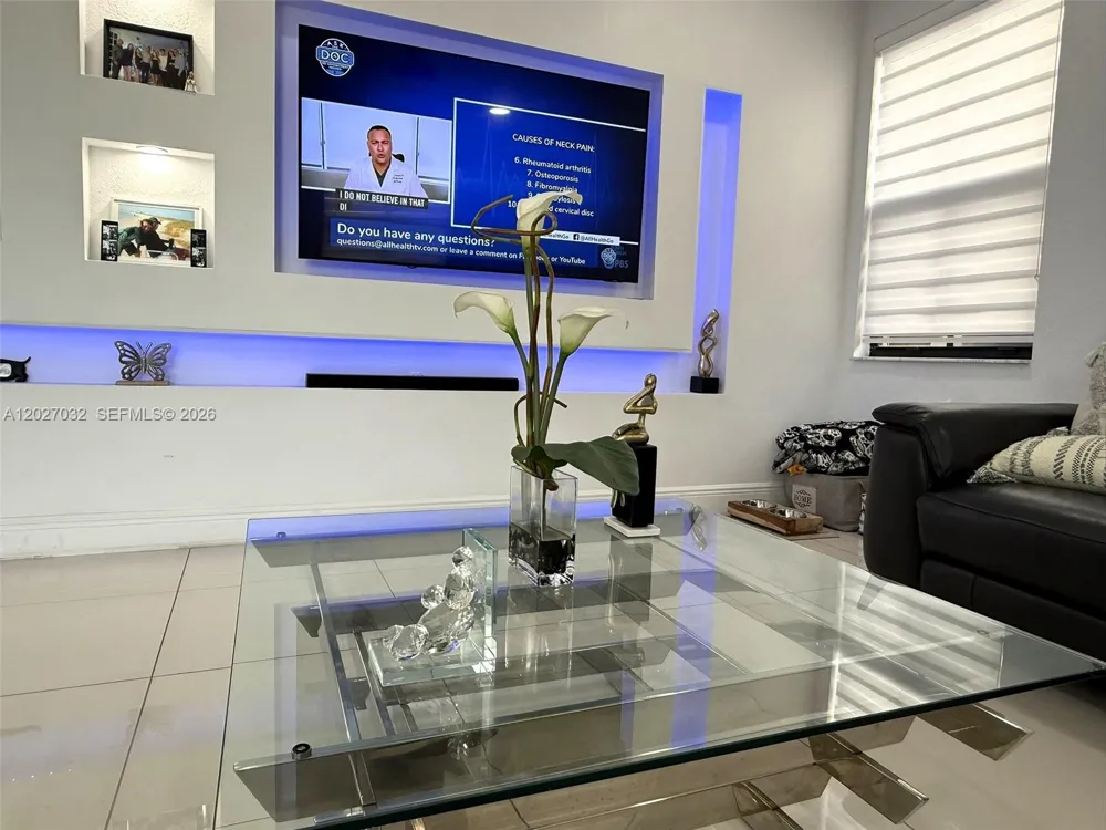 10060 NW 86th Ter Doral, FL 33178