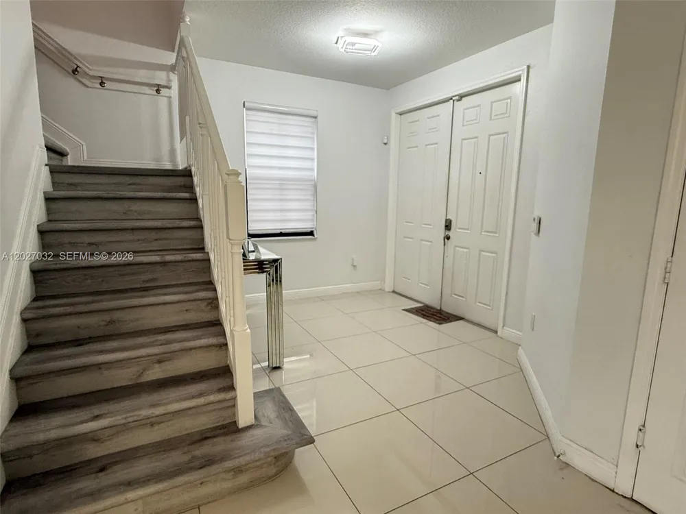 10060 NW 86th Ter Doral, FL 33178