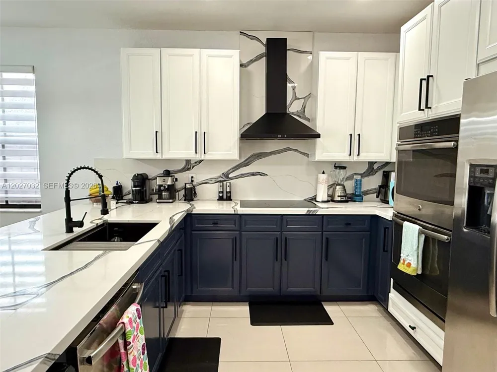 10060 NW 86th Ter Doral, FL 33178