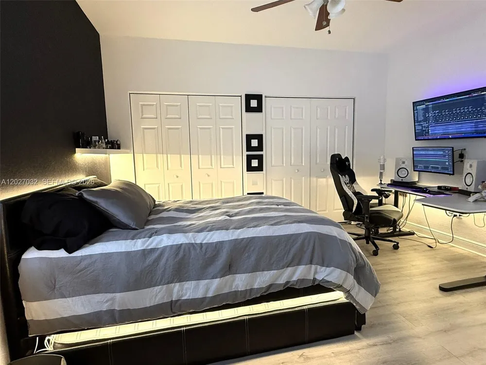 10060 NW 86th Ter Doral, FL 33178