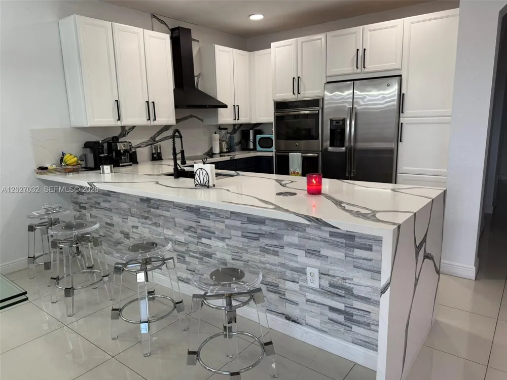 10060 NW 86th Ter Doral, FL 33178