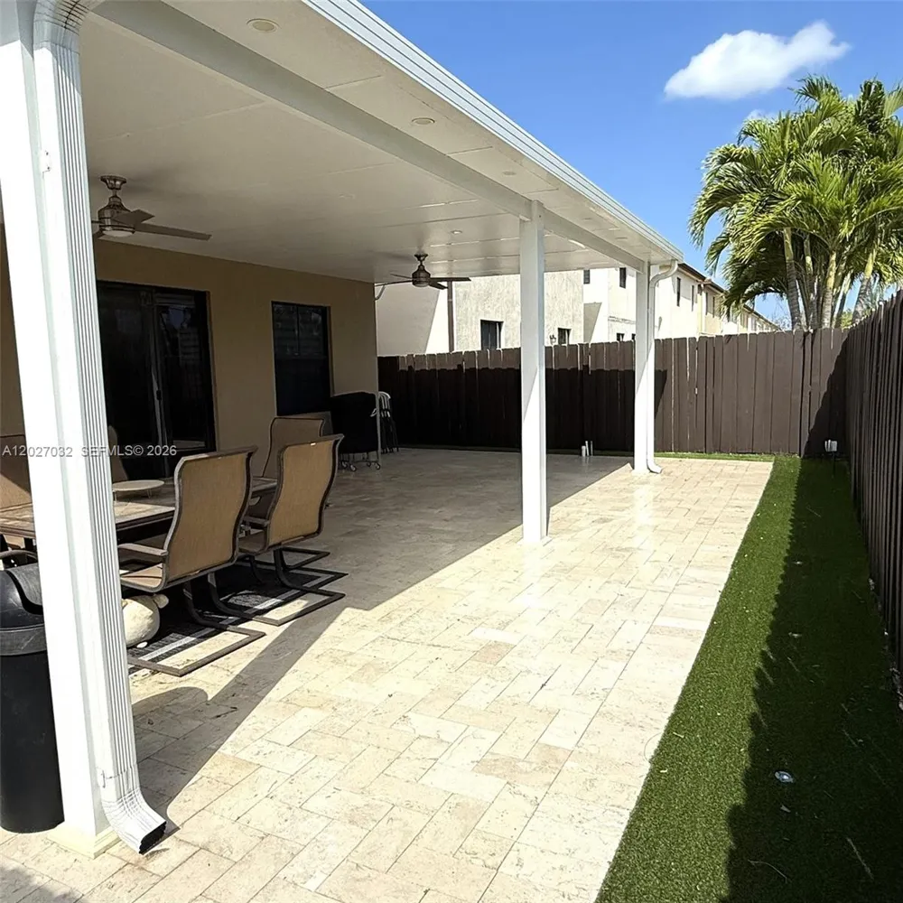 10060 NW 86th Ter Doral, FL 33178
