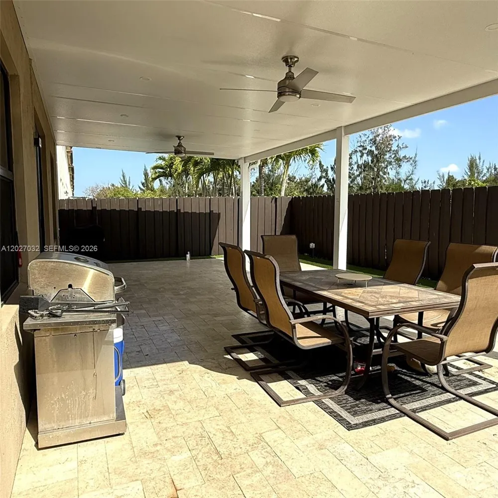 10060 NW 86th Ter Doral, FL 33178
