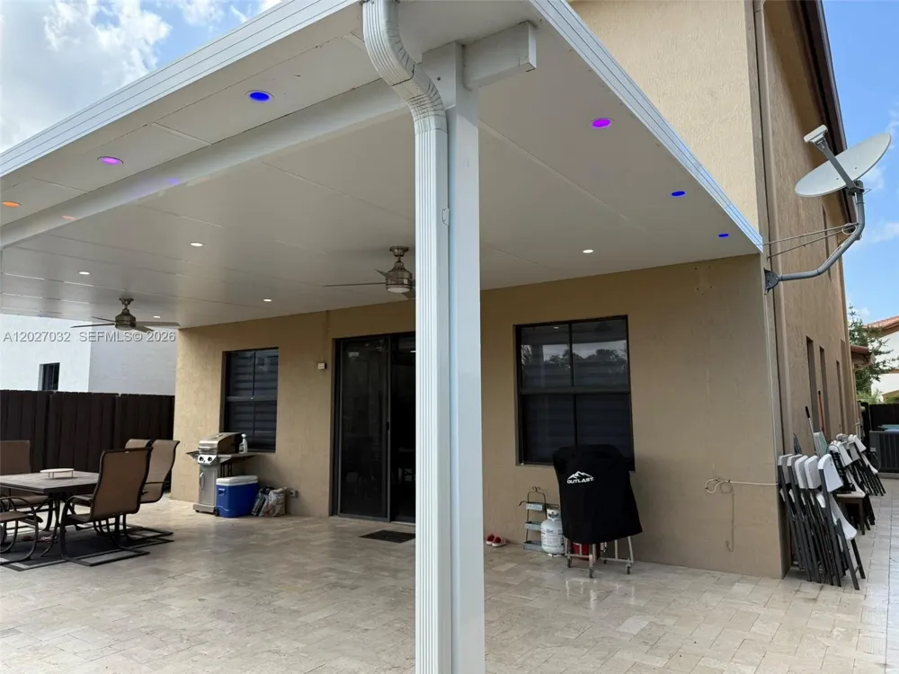 10060 NW 86th Ter Doral, FL 33178