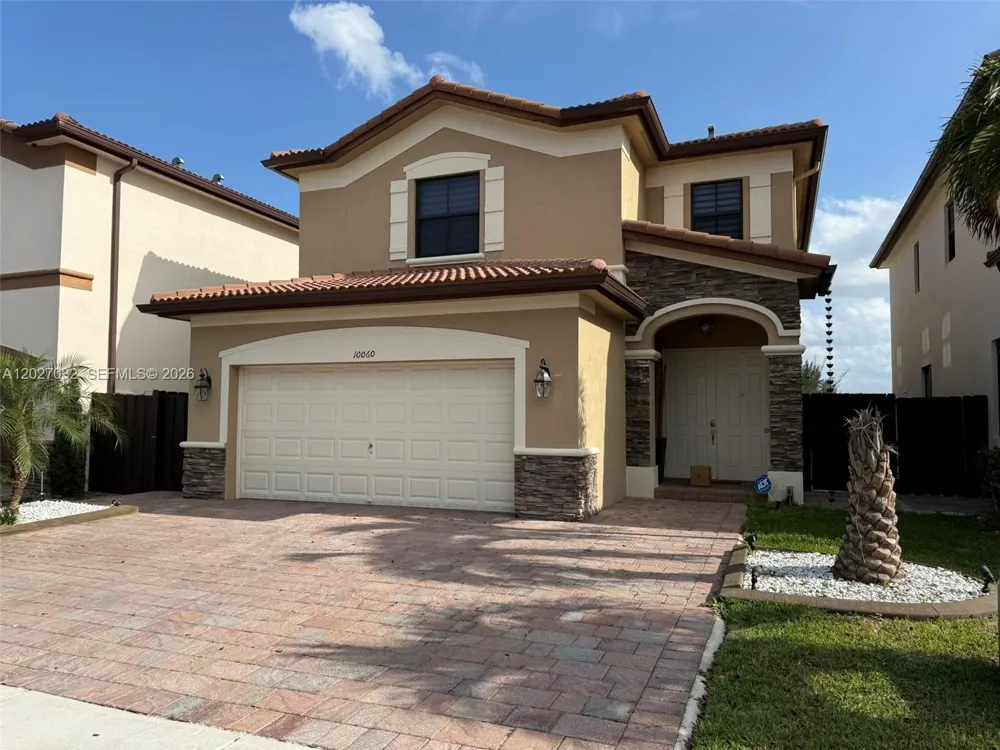 10060 NW 86th Ter Doral, FL 33178