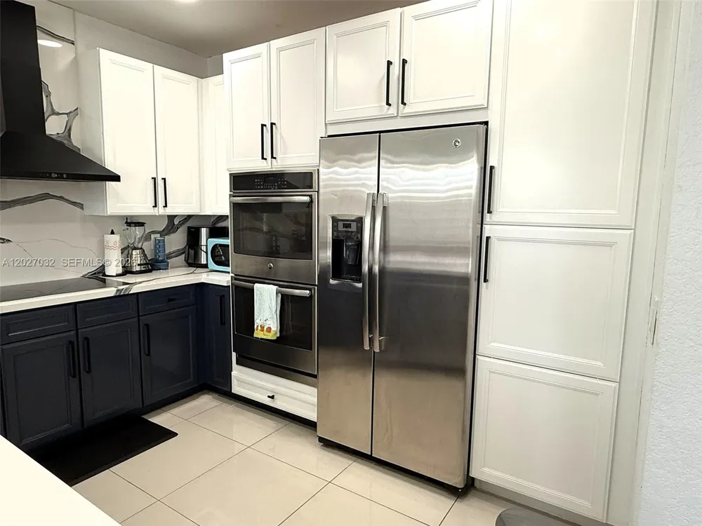 10060 NW 86th Ter Doral, FL 33178