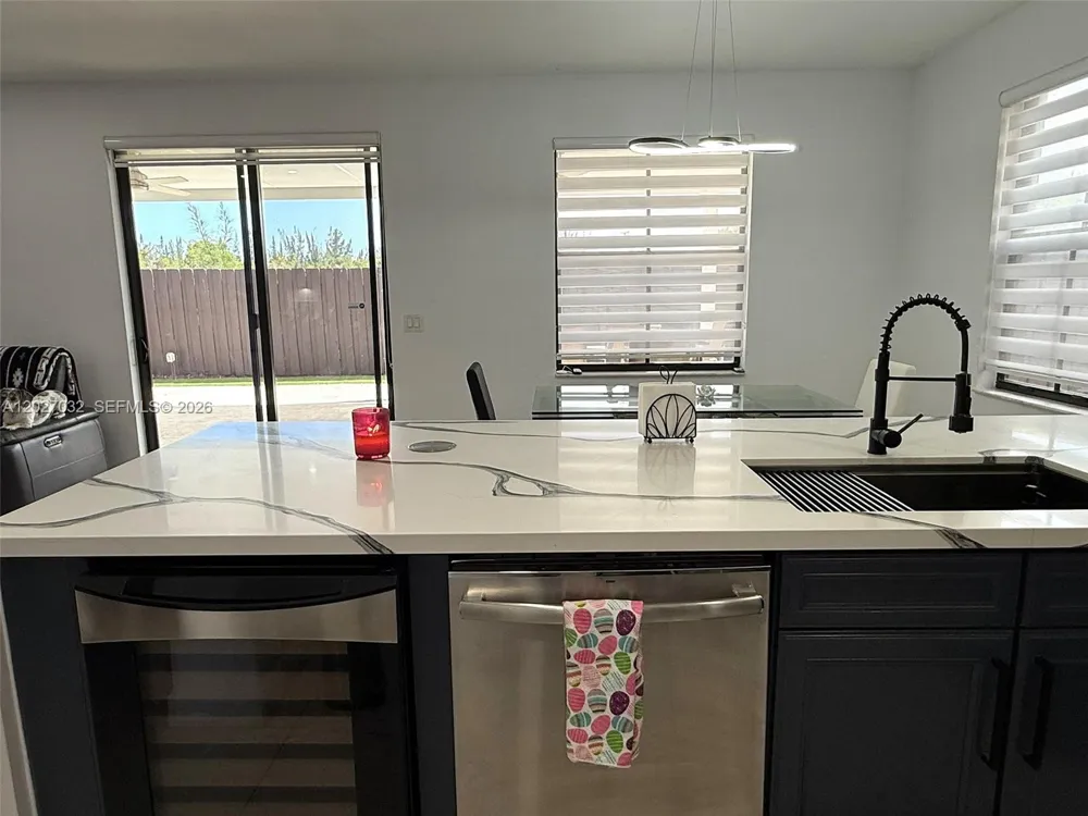 10060 NW 86th Ter Doral, FL 33178