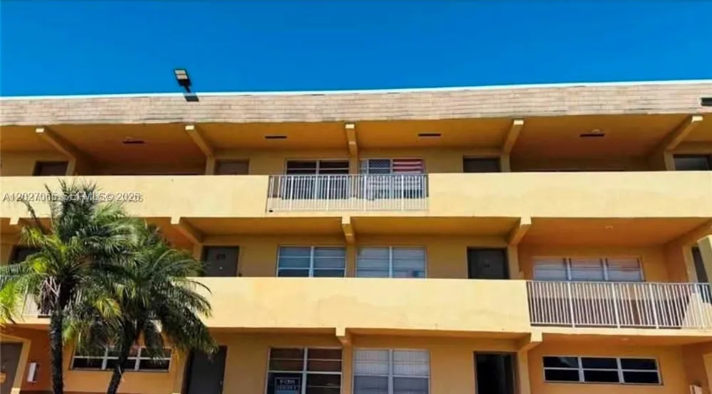 11195 SW 1st St #319 Sweetwater, FL 33174