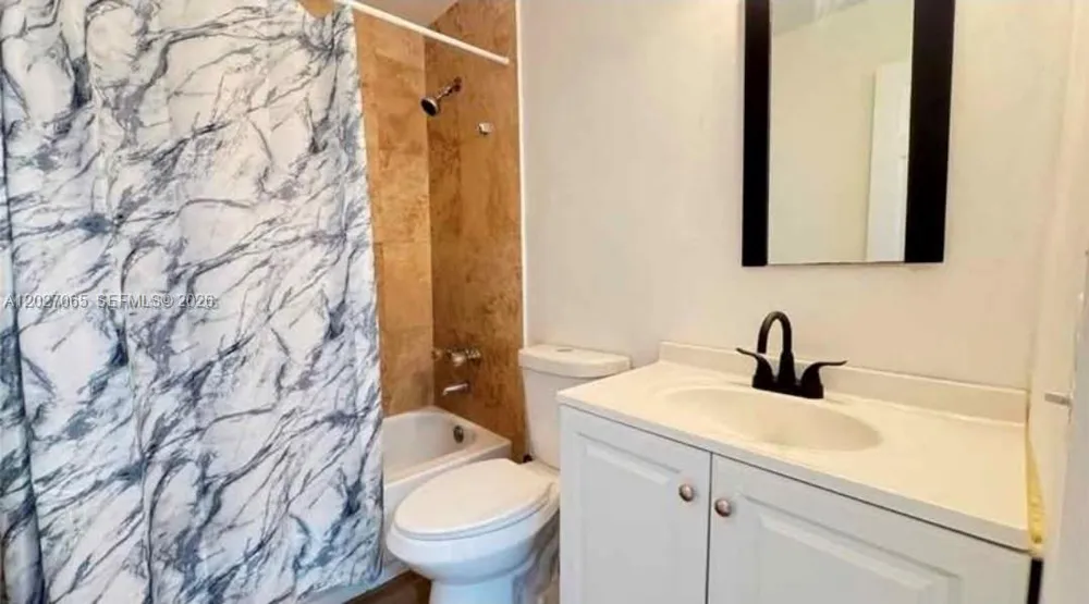 11195 SW 1st St #319 Sweetwater, FL 33174