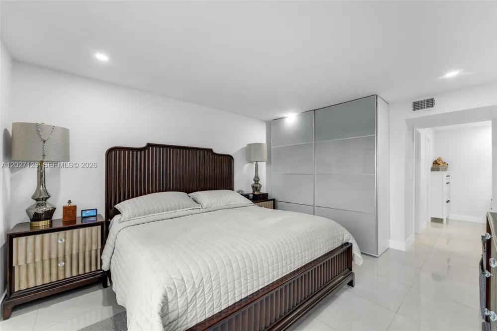 1350 SW 122nd Ave #415 Miami, FL 33184