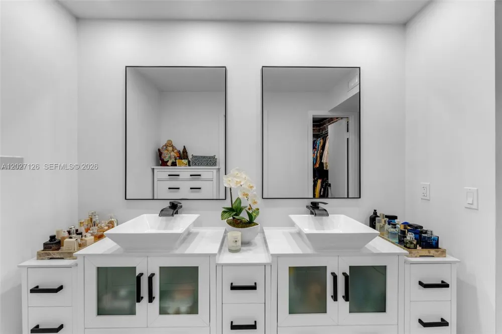 1350 SW 122nd Ave #415 Miami, FL 33184
