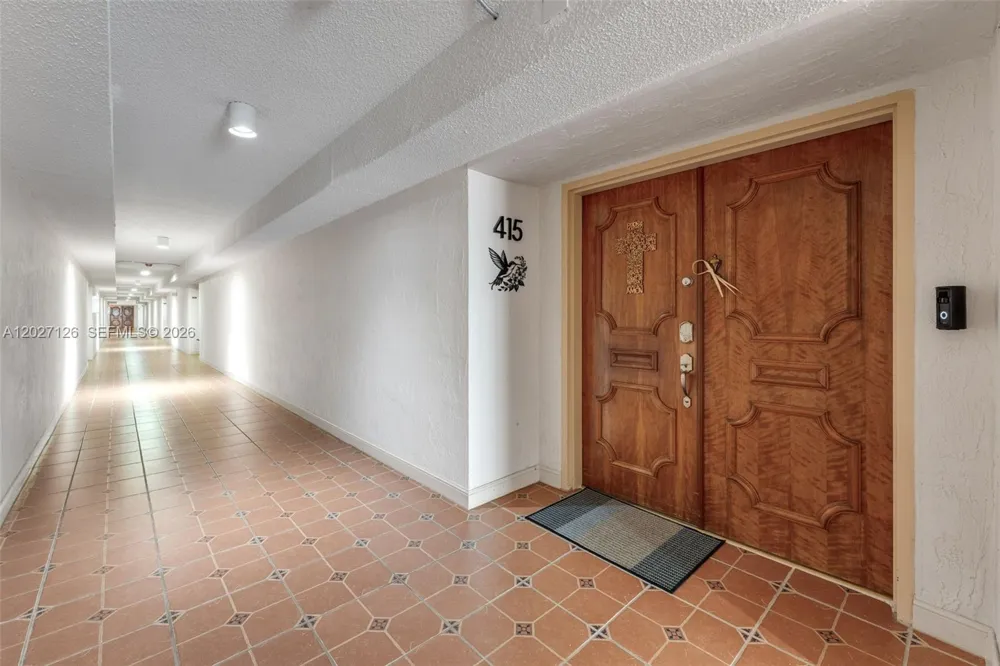 1350 SW 122nd Ave #415 Miami, FL 33184