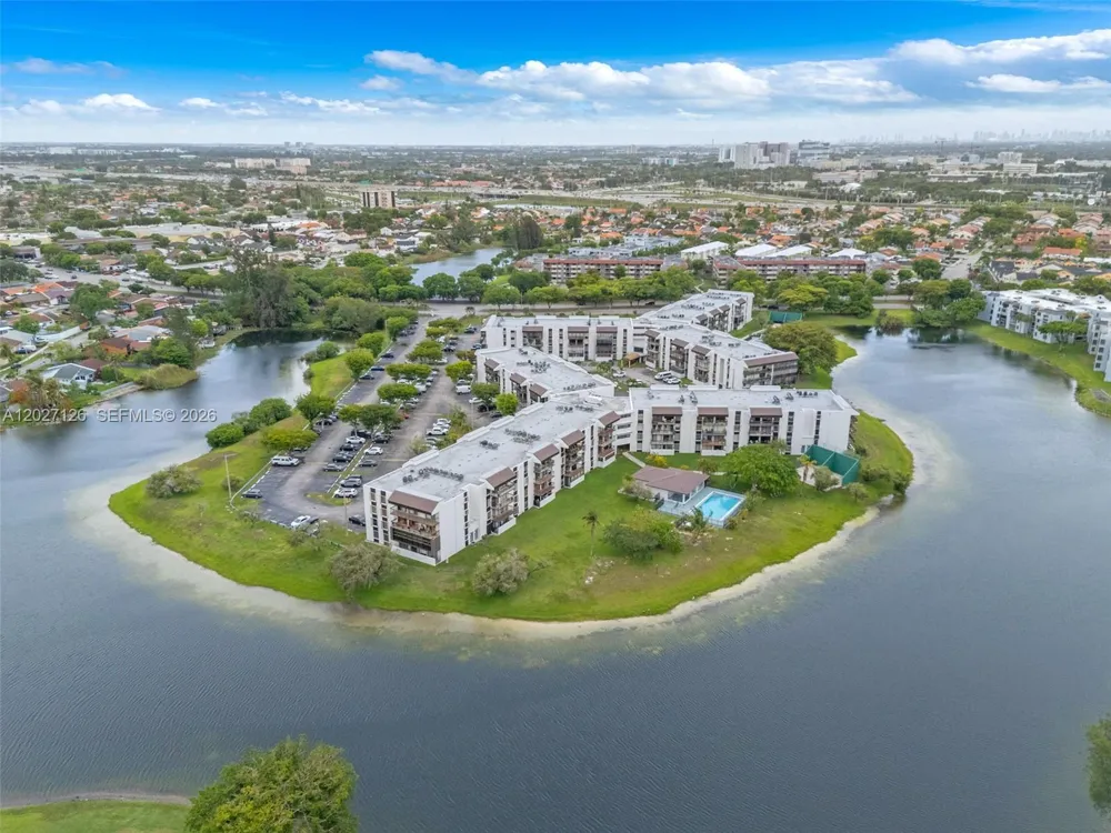 1350 SW 122nd Ave #415 Miami, FL 33184