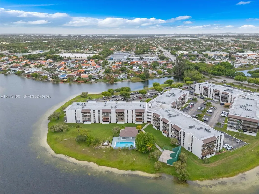 1350 SW 122nd Ave #415 Miami, FL 33184