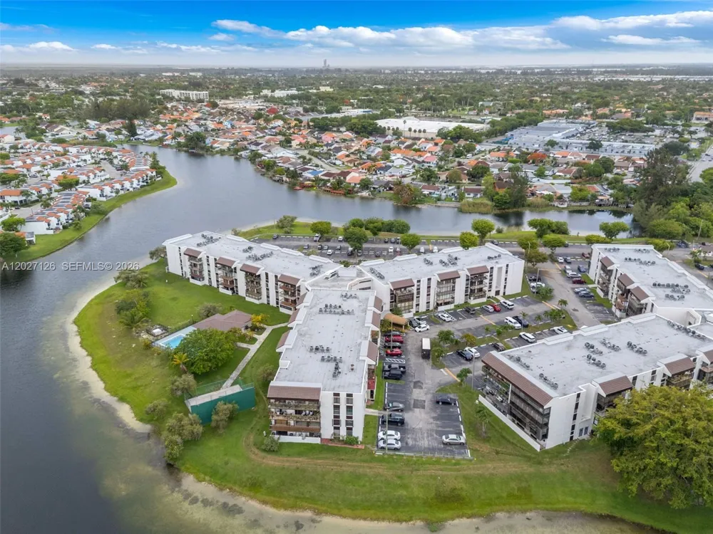 1350 SW 122nd Ave #415 Miami, FL 33184