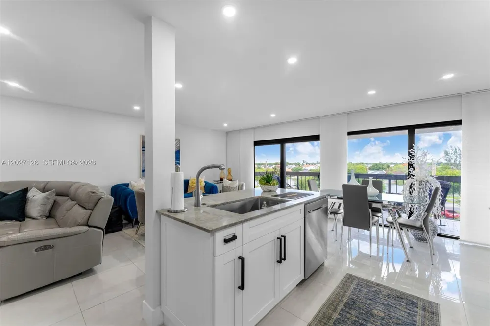 1350 SW 122nd Ave #415 Miami, FL 33184