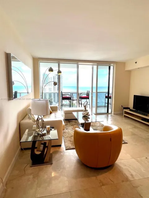1830 S Ocean Dr #1812
