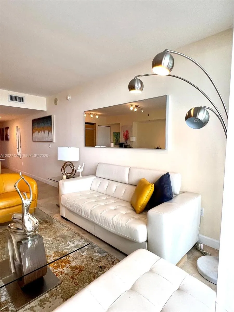 1830 S Ocean Dr #1812 Hallandale Beach, FL 33009