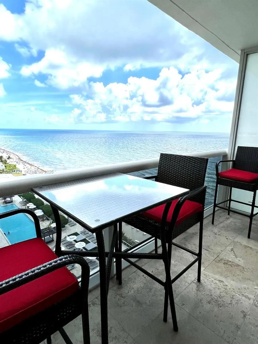 1830 S Ocean Dr #1812 Hallandale Beach, FL 33009