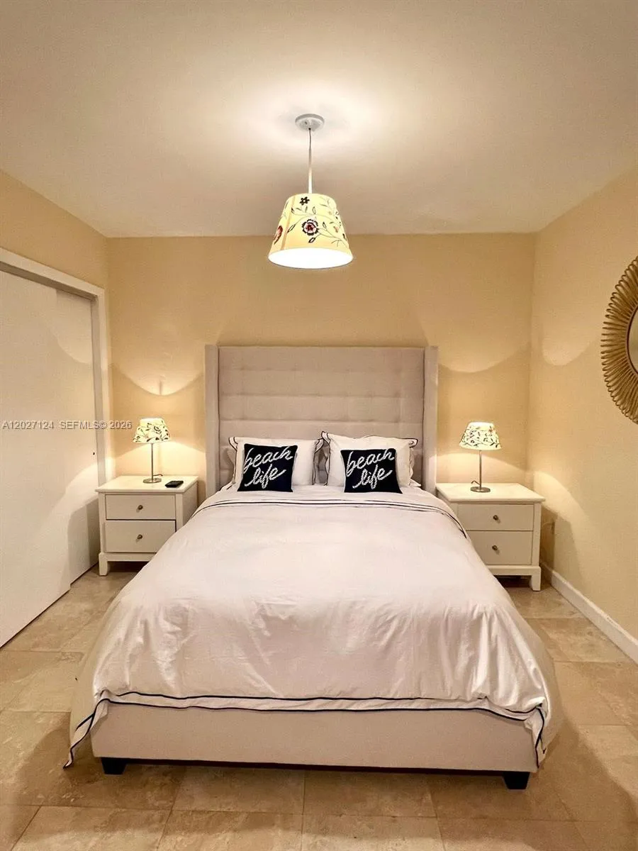 1830 S Ocean Dr #1812 Hallandale Beach, FL 33009