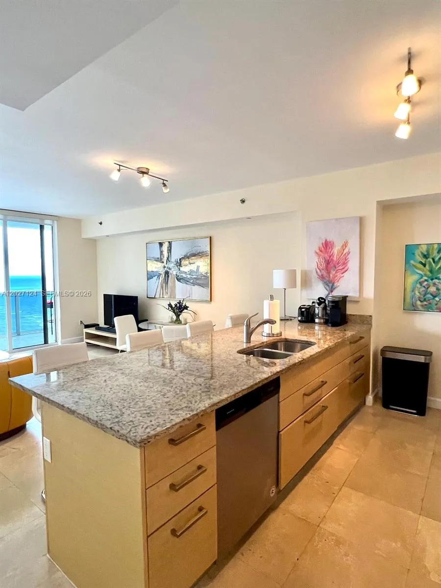 1830 S Ocean Dr #1812 Hallandale Beach, FL 33009