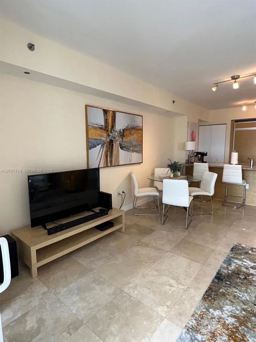 1830 S Ocean Dr #1812 Hallandale Beach, FL 33009