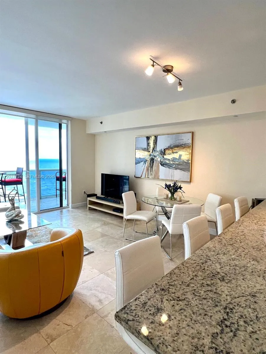 1830 S Ocean Dr #1812 Hallandale Beach, FL 33009