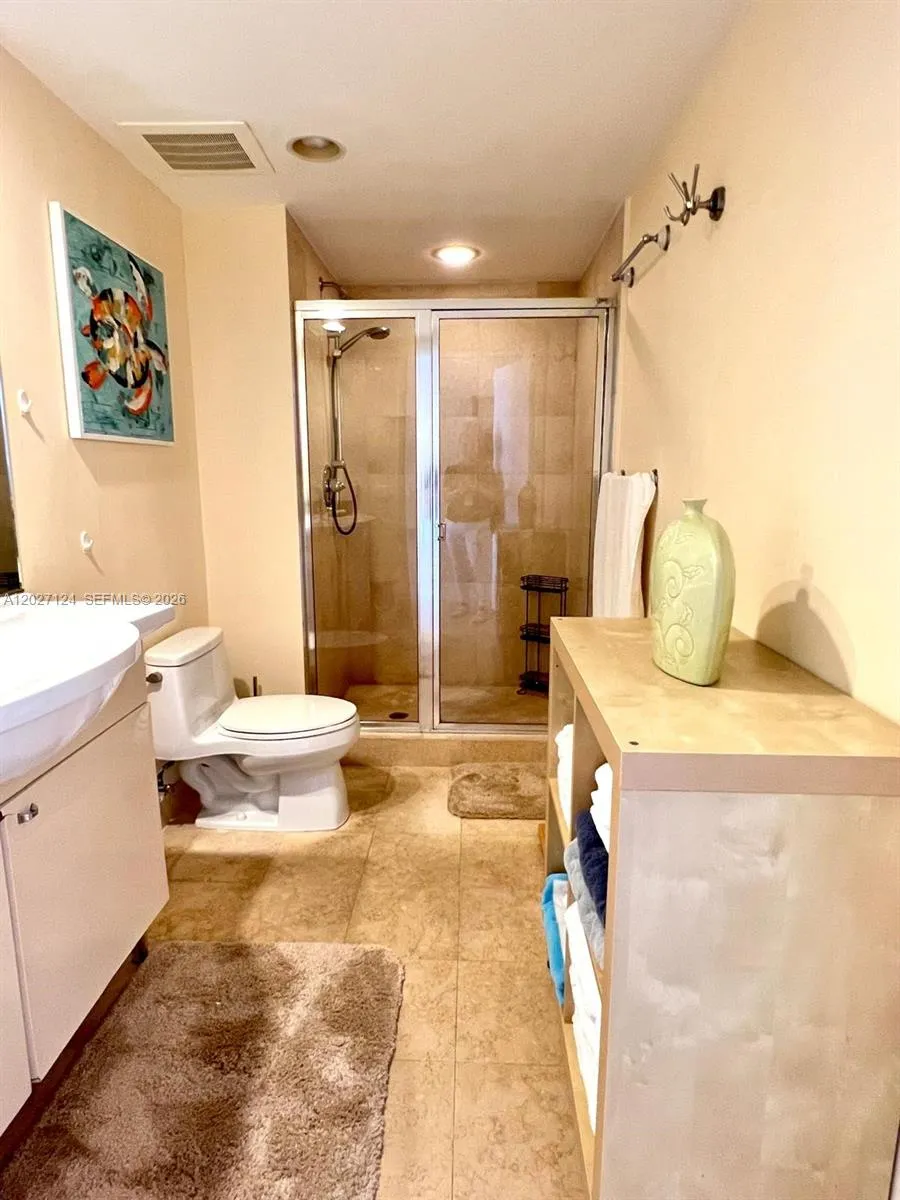 1830 S Ocean Dr #1812 Hallandale Beach, FL 33009