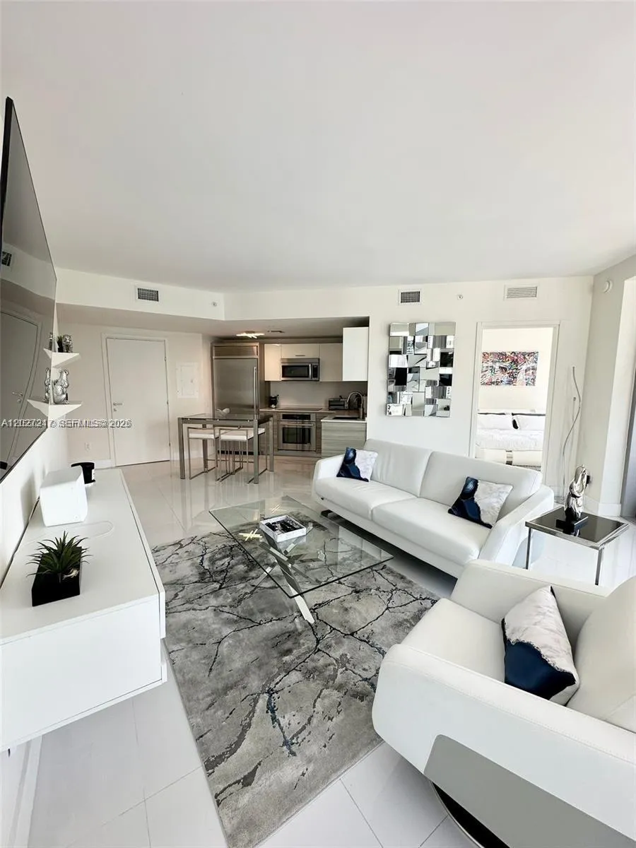 1300 Brickell Bay Dr #3101 Miami, FL 33131