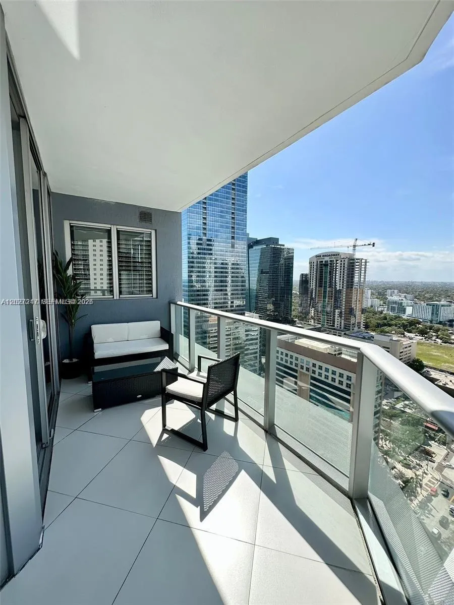 1300 Brickell Bay Dr #3101 Miami, FL 33131
