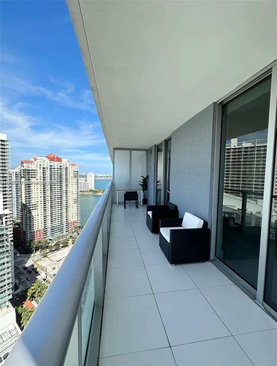 1300 Brickell Bay Dr #3101 Miami, FL 33131