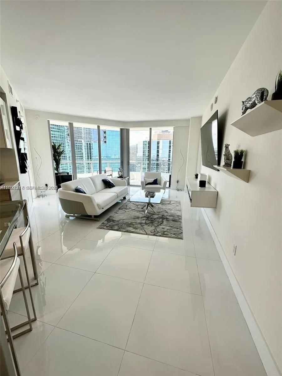 1300 Brickell Bay Dr #3101 Miami, FL 33131