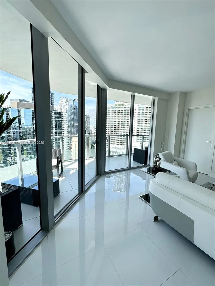 1300 Brickell Bay Dr #3101 Miami, FL 33131