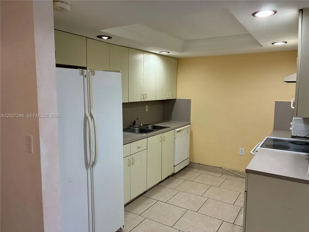 13509 NE 24th Pl North Miami, FL 33181