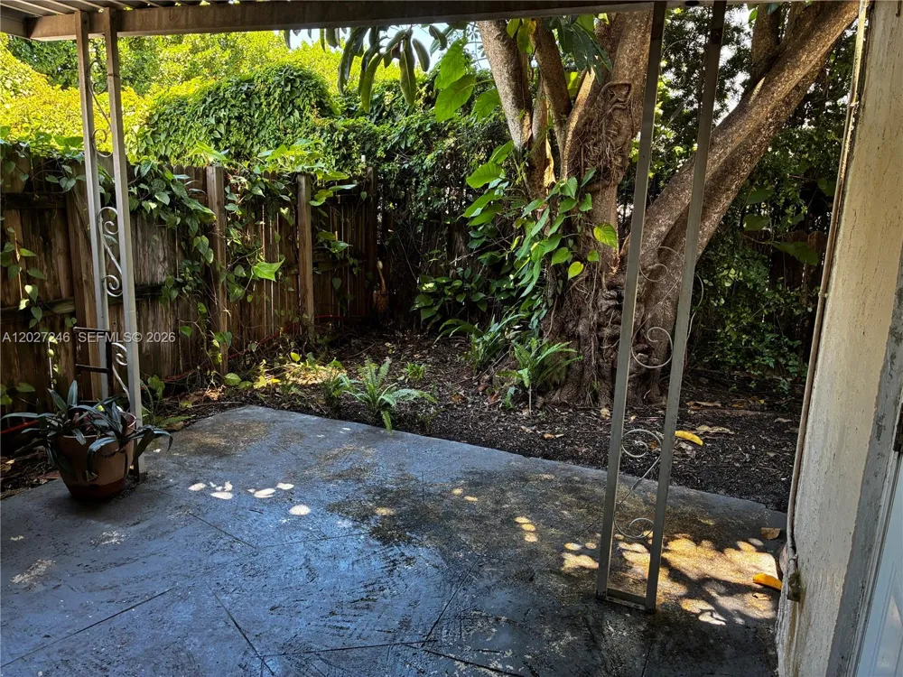 13509 NE 24th Pl North Miami, FL 33181