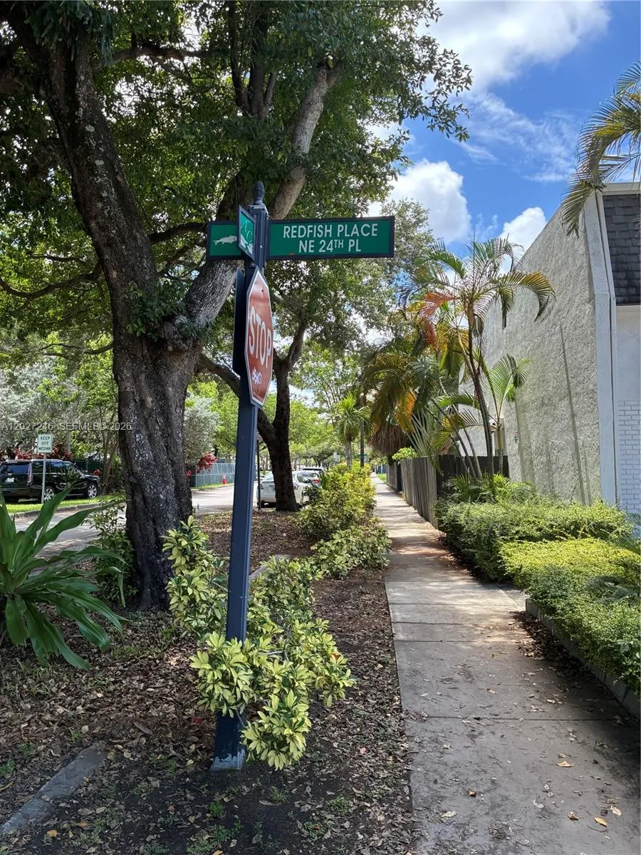 13509 NE 24th Pl North Miami, FL 33181