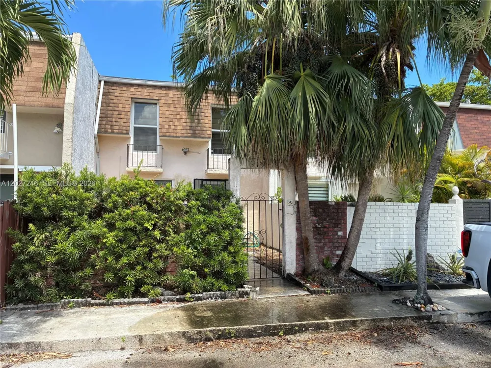 13509 NE 24th Pl North Miami, FL 33181