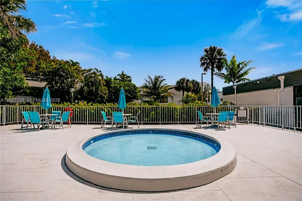 19200 NE 25th Ave #322C Miami, FL 33180