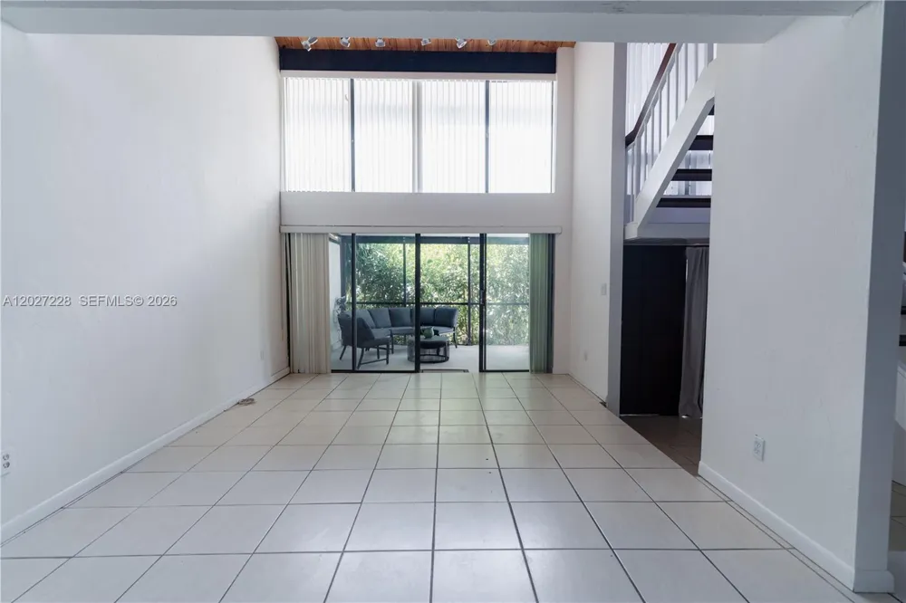 19200 NE 25th Ave #322C Miami, FL 33180