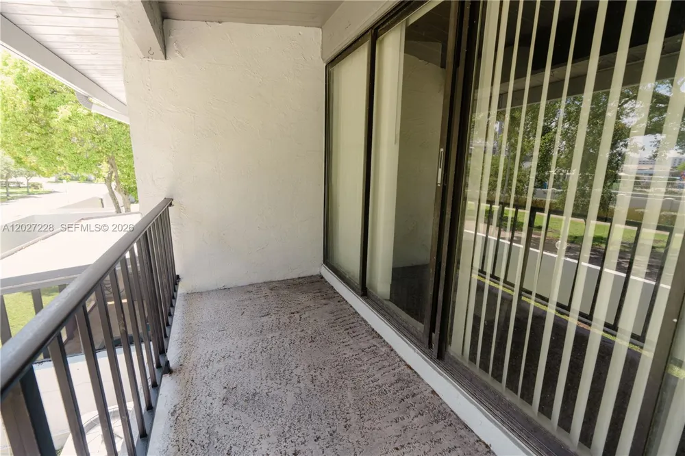 19200 NE 25th Ave #322C Miami, FL 33180