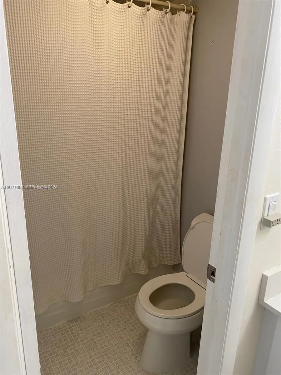9273 Collins Ave #506 Surfside, FL 33154