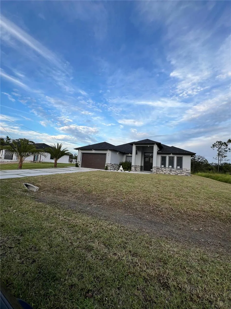 616 Maple Ave N Lehigh Acres, FL 33972
