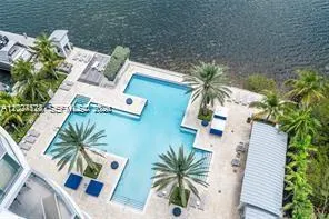 17111 Biscayne Blvd #1210 North Miami Beach, FL 33160