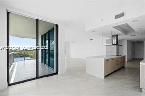 17111 Biscayne Blvd #1210 North Miami Beach, FL 33160